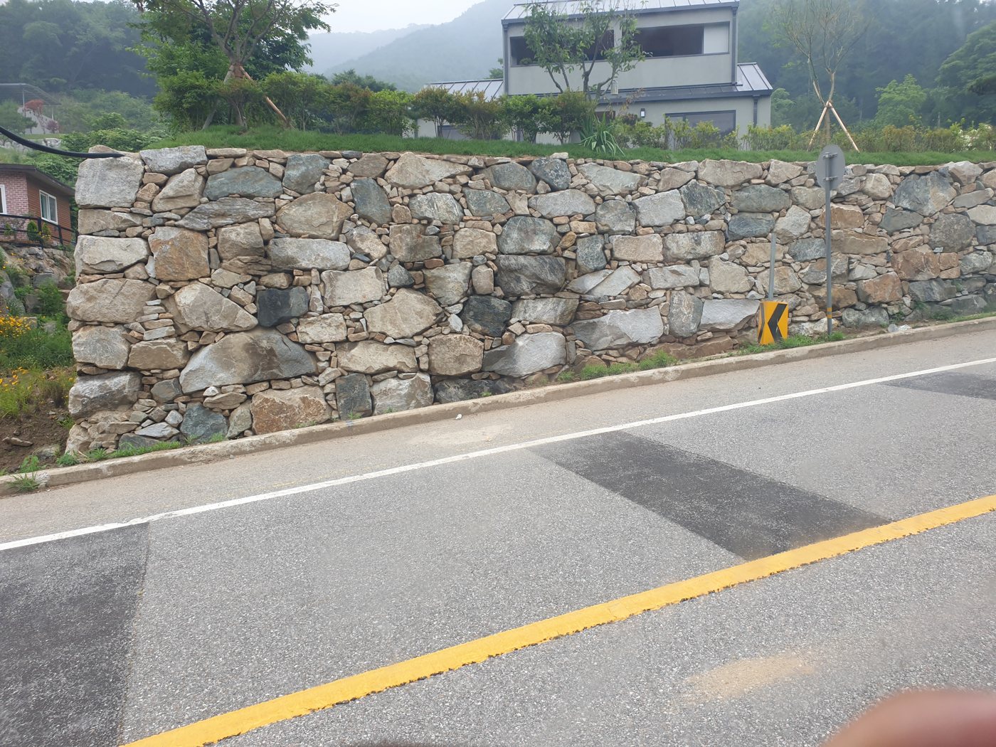 양평 도로변 석축 - 덕양 종합건설 중기 시공사례